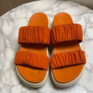 Sorel sandals size 9